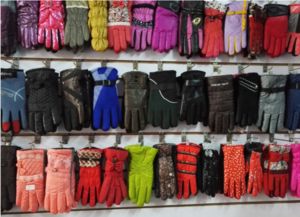 冬季电动车保暖太空手套批发 聚焦义乌小商品市场，揭秘骑行手套批发热点